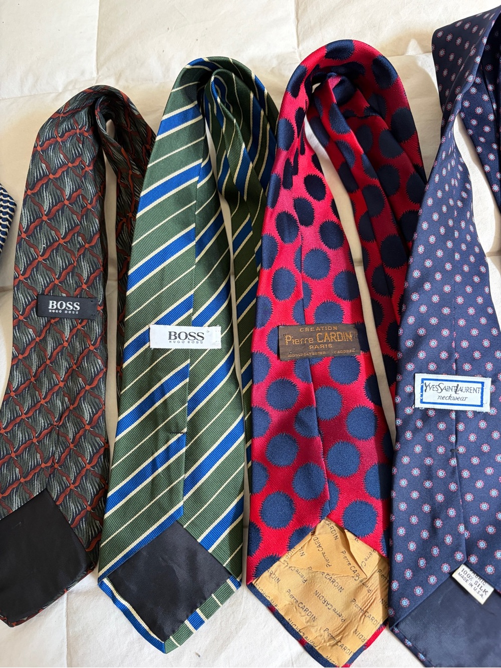 Designer ties Cravates
